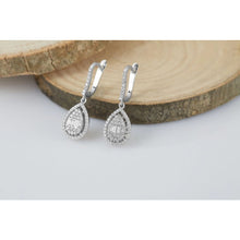 Load image into Gallery viewer, Diamond Drop Baguette Earring
